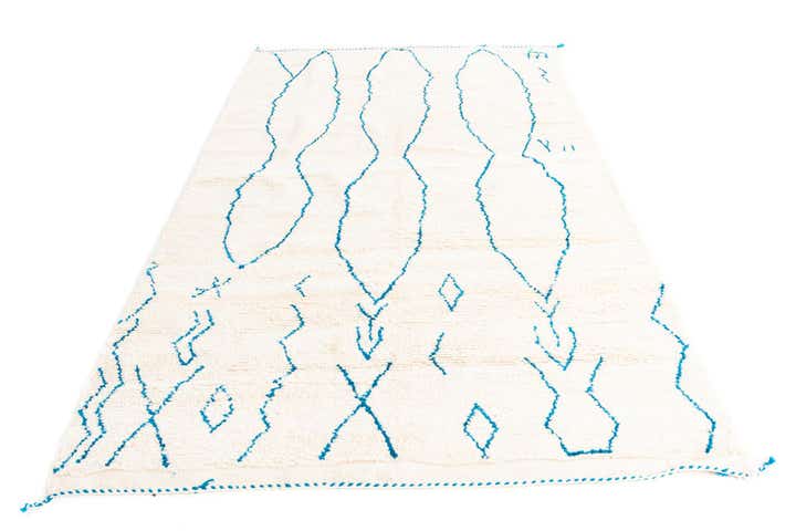 5' 6 x 8' 7 Hand Knotted Moroccan Wool Rug