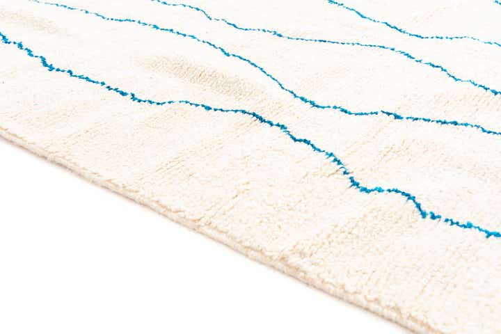 5' 6 x 8' 7 Hand Knotted Moroccan Wool Rug