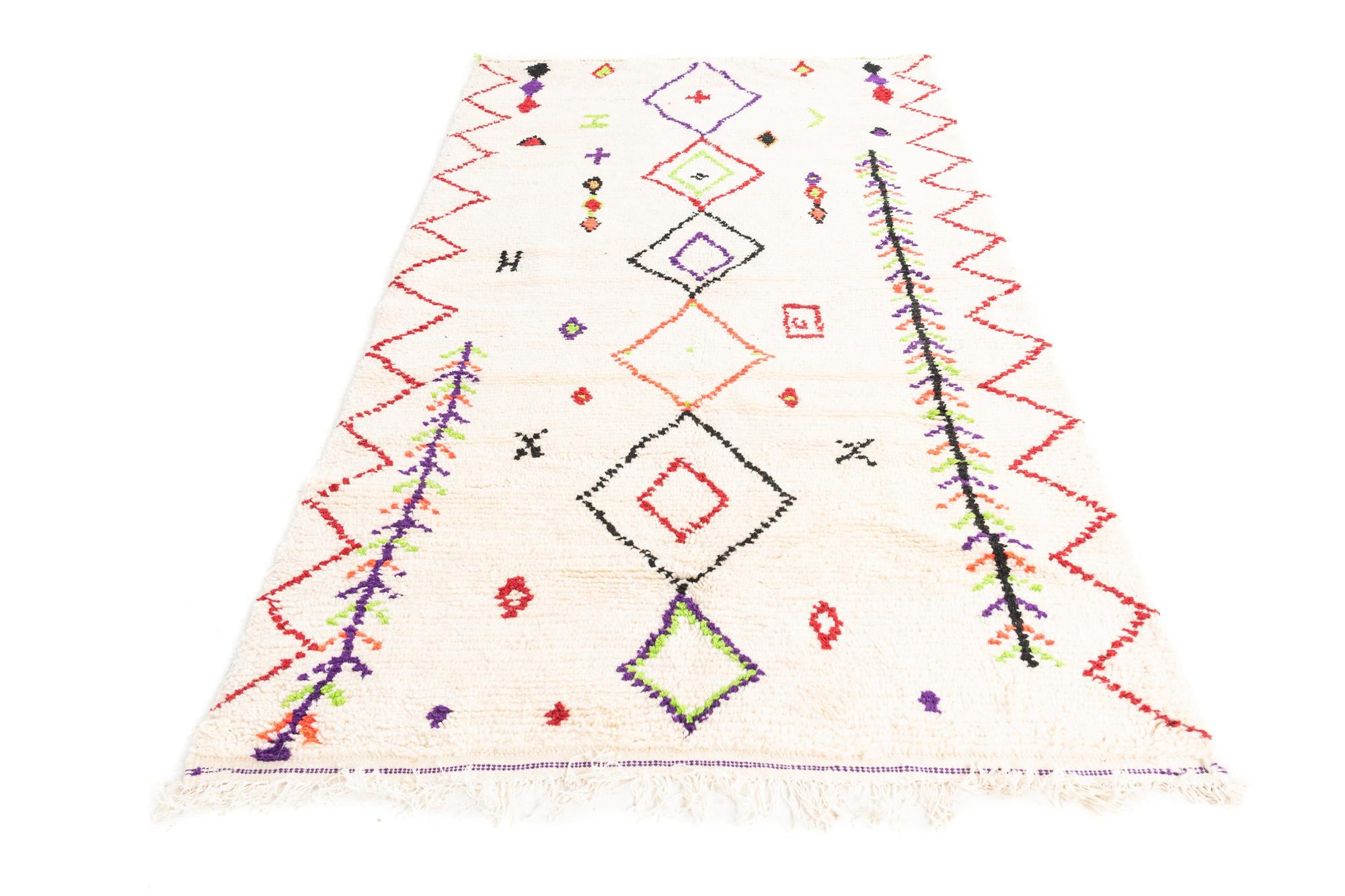 4' 10 x 8' 2 Hand Knotted Moroccan Wool Rug