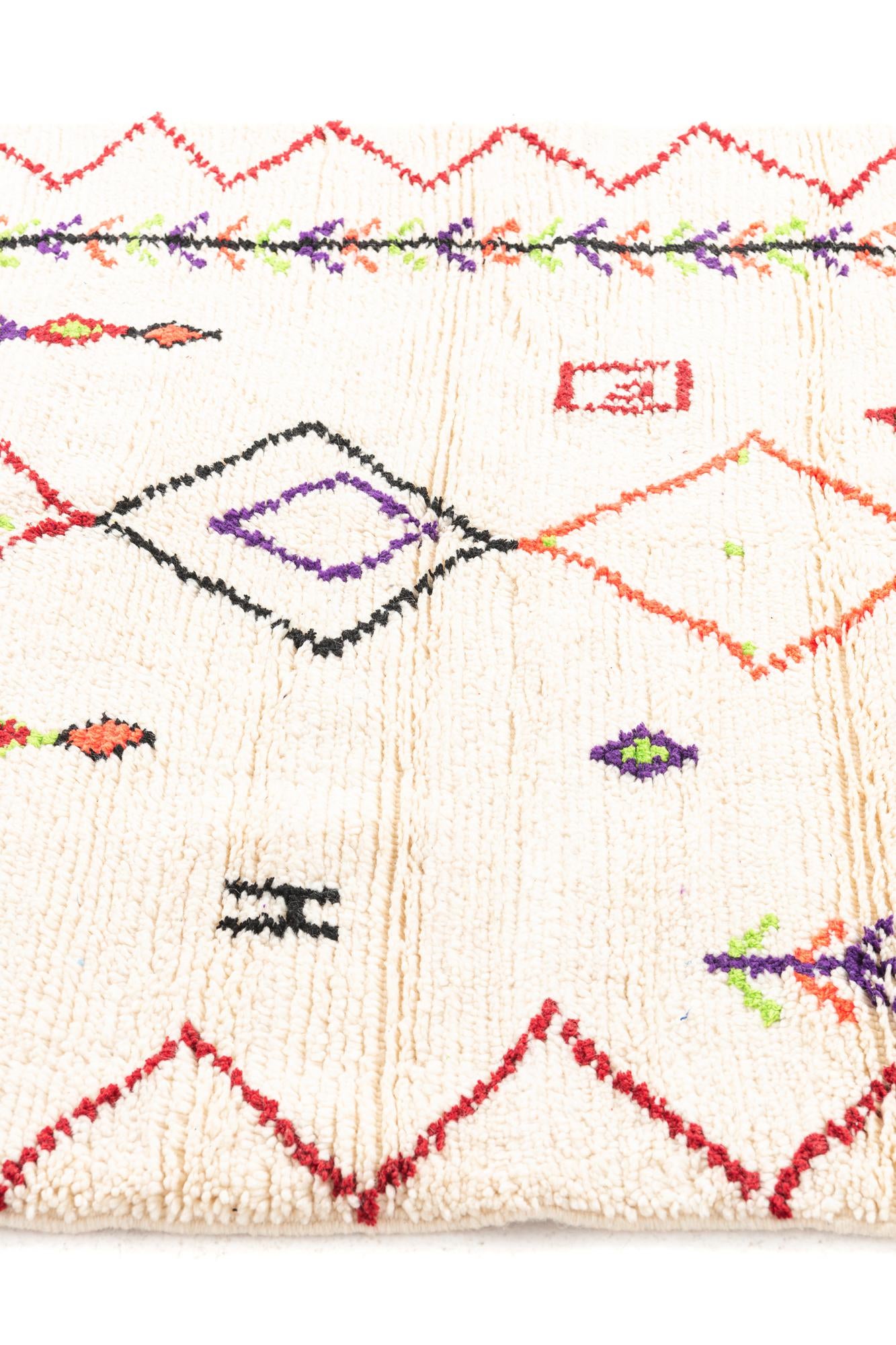 4' 10 x 8' 2 Hand Knotted Moroccan Wool Rug