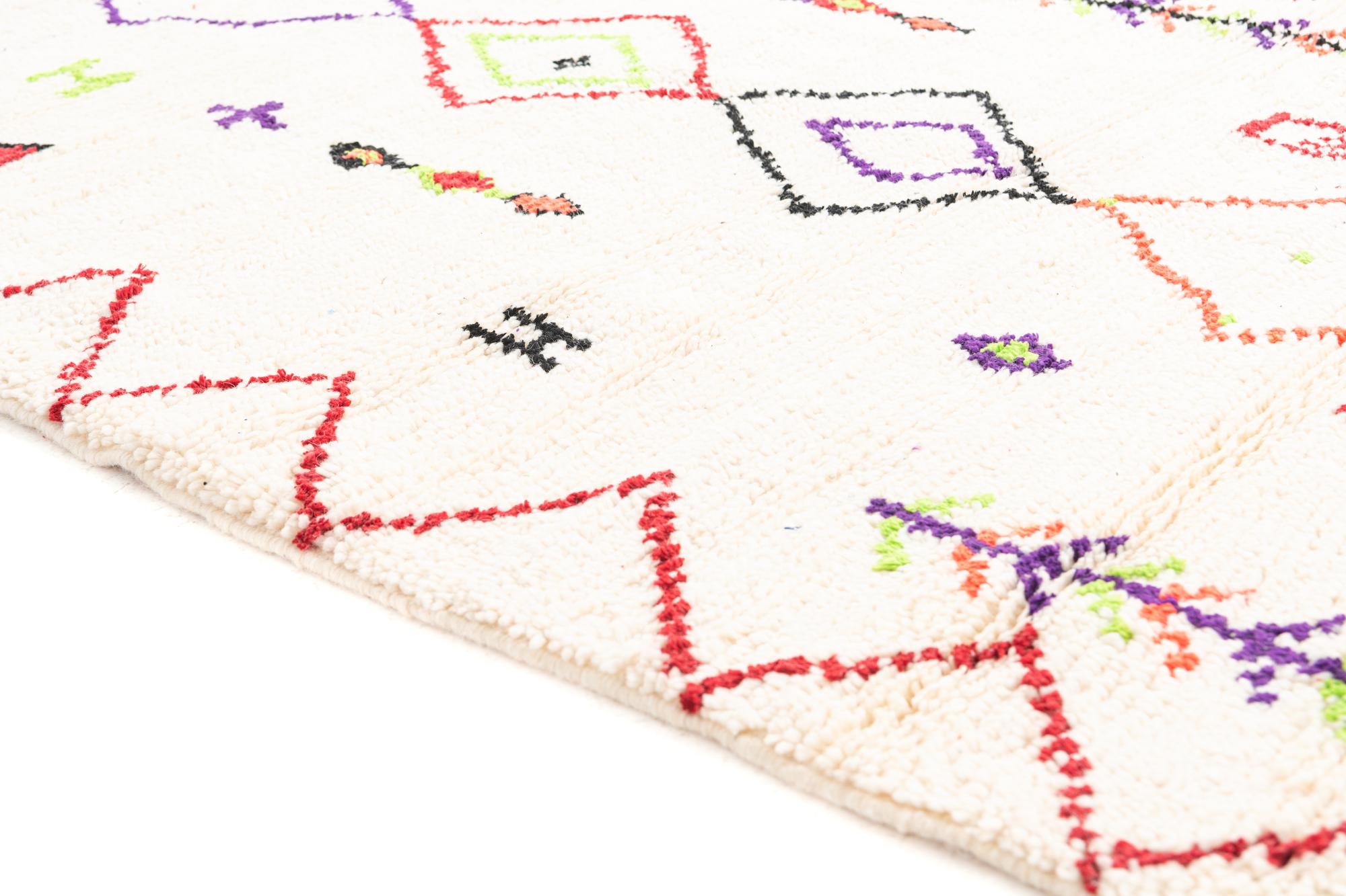 4' 10 x 8' 2 Hand Knotted Moroccan Wool Rug