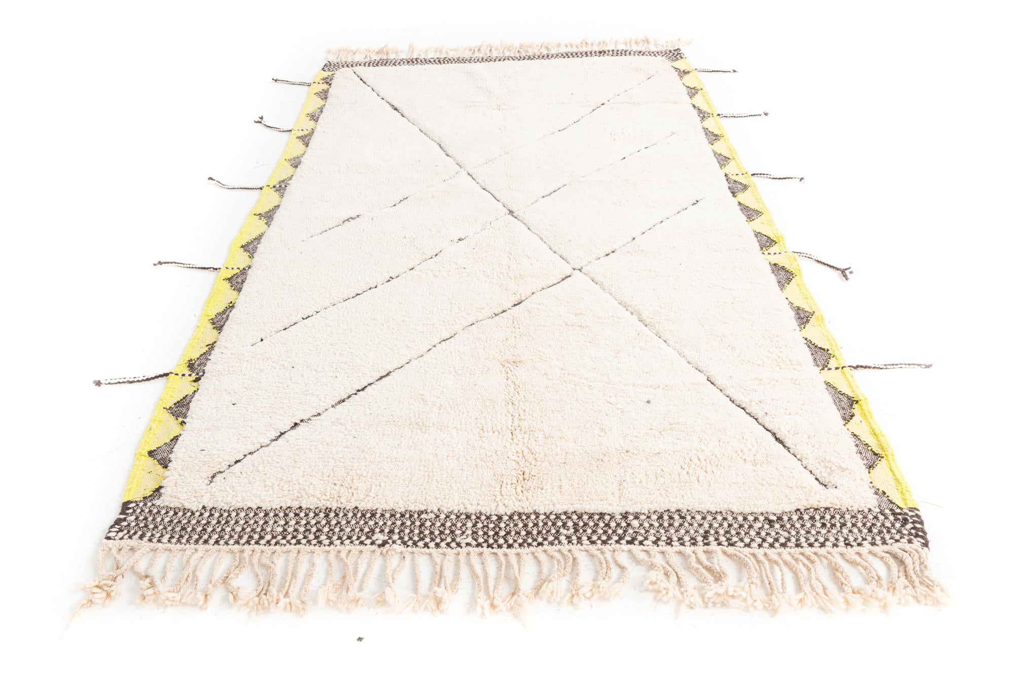 5' 4 x 9' Hand Knotted Moroccan Wool Rug