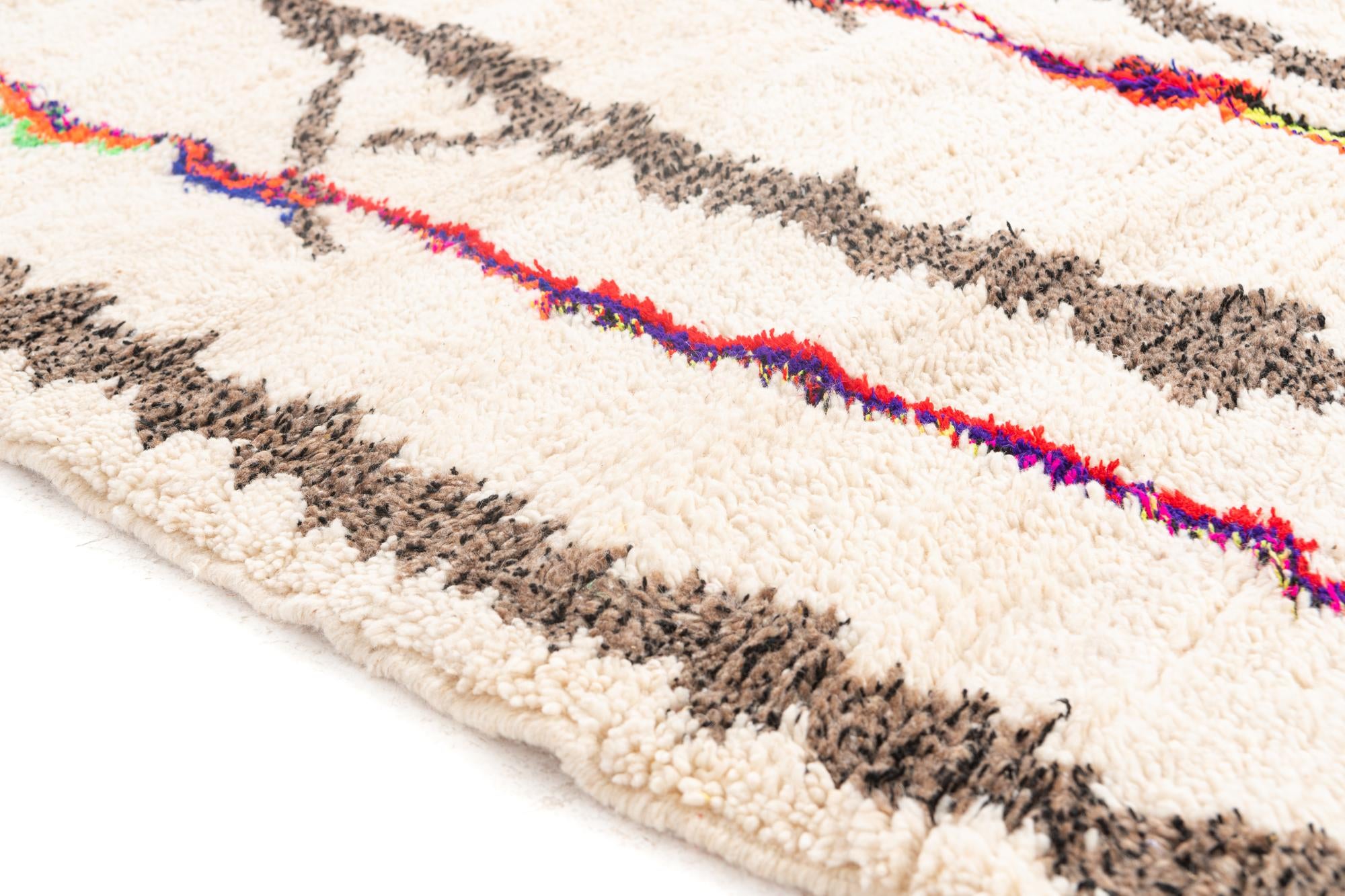 4' 9 x 6' 8 Hand Knotted Moroccan Wool Rug
