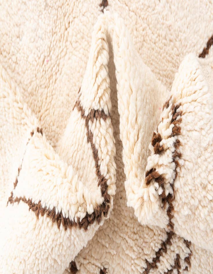 Detail image of 6' 9 x 9' 8  Hand Knotted Moroccan Wool Rug