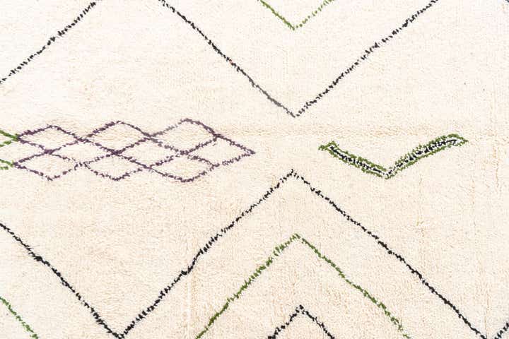 6' 8 x 10' Hand Knotted Moroccan Wool Rug