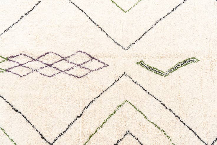Detail image of 6' 8 x 10' Hand Knotted Moroccan Wool Rug