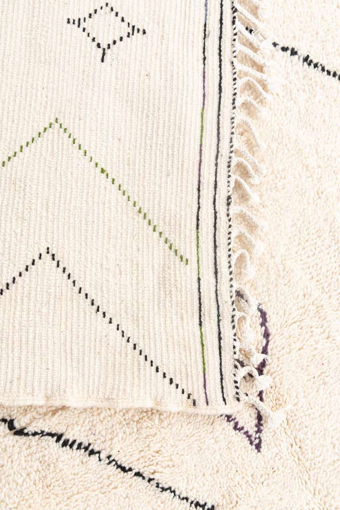 6' 8 x 10' Hand Knotted Moroccan Wool Rug