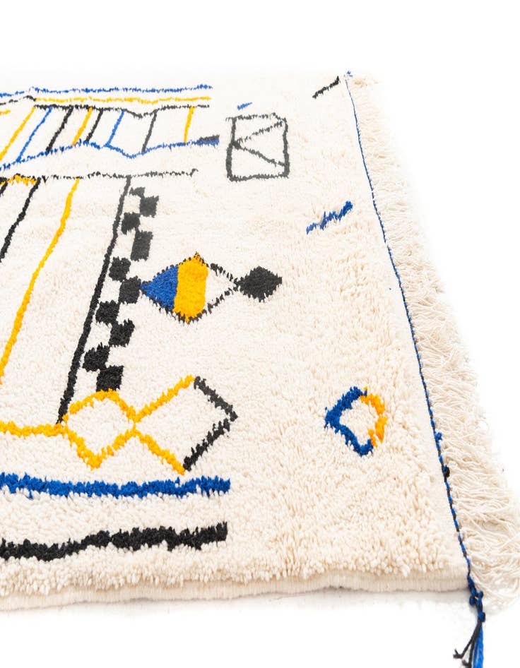 Detail image of 4' 10 x 7' 9  Hand Knotted Moroccan Wool Rug