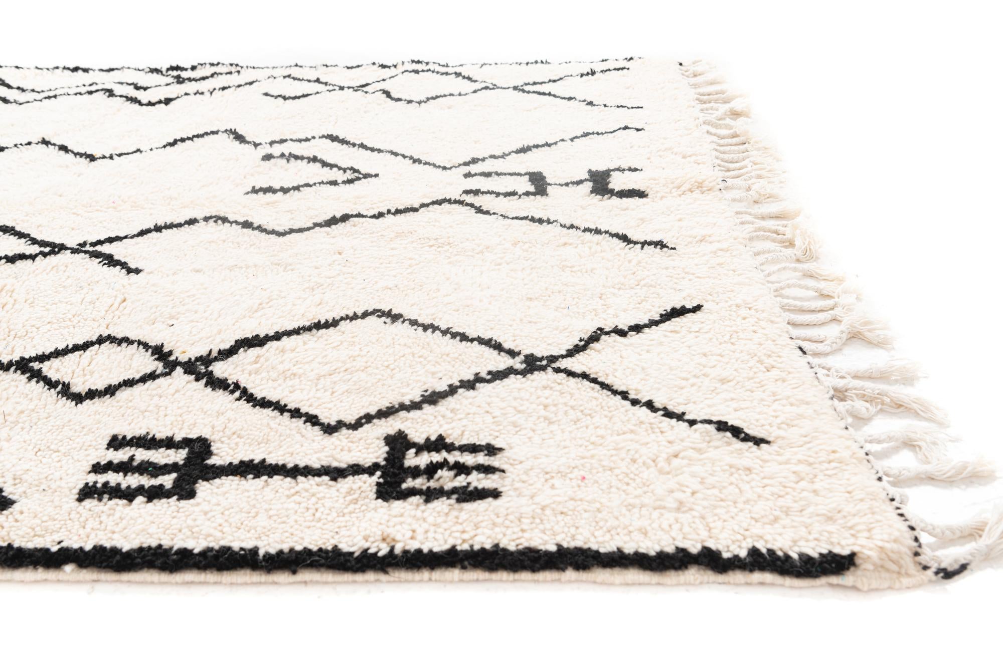 4' 10 x 7' 9 Hand Knotted Moroccan Wool Rug