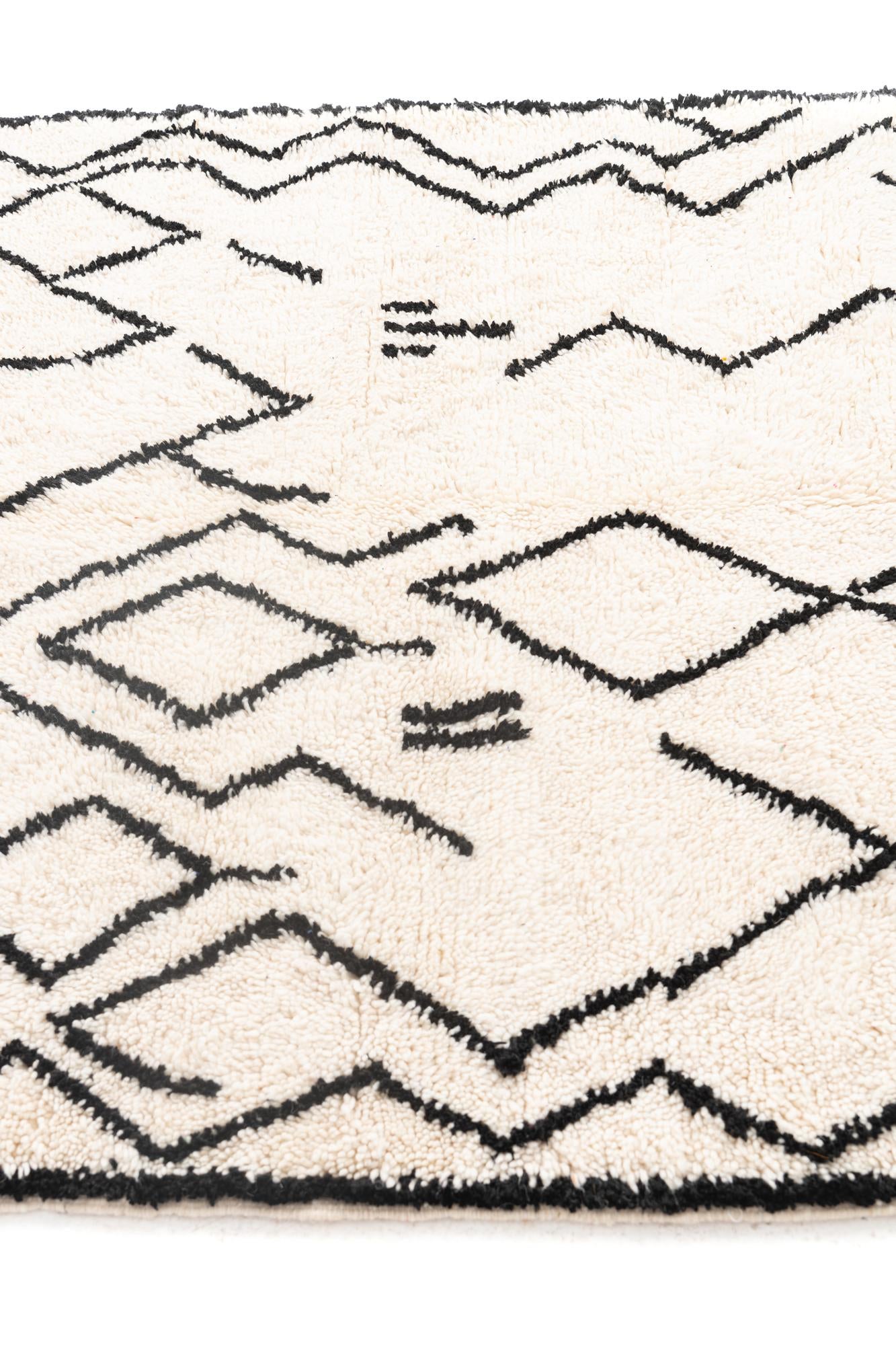 4' 10 x 7' 9 Hand Knotted Moroccan Wool Rug