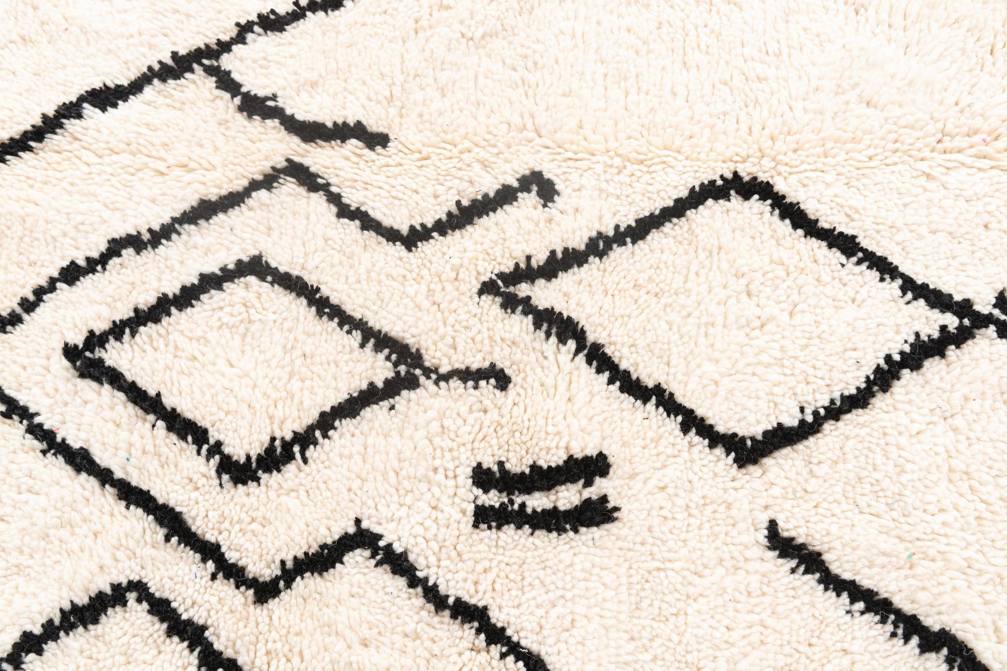 4' 10 x 7' 9 Hand Knotted Moroccan Wool Rug