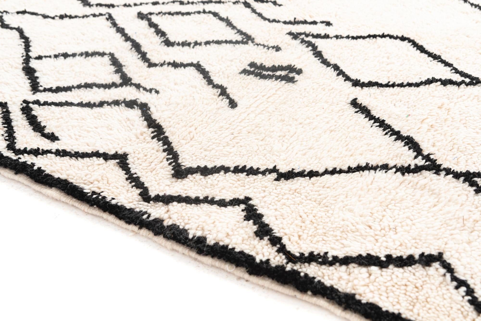 4' 10 x 7' 9 Hand Knotted Moroccan Wool Rug