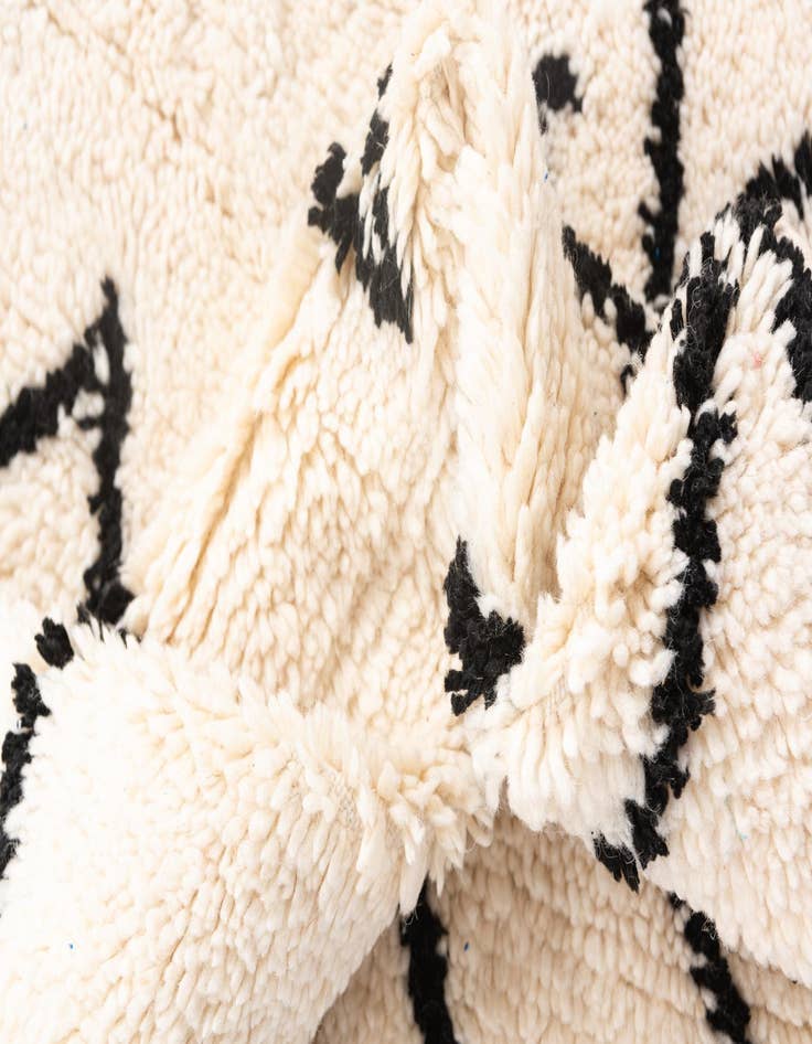 Detail image of 4' 10 x 7' 9  Hand Knotted Moroccan Wool Rug