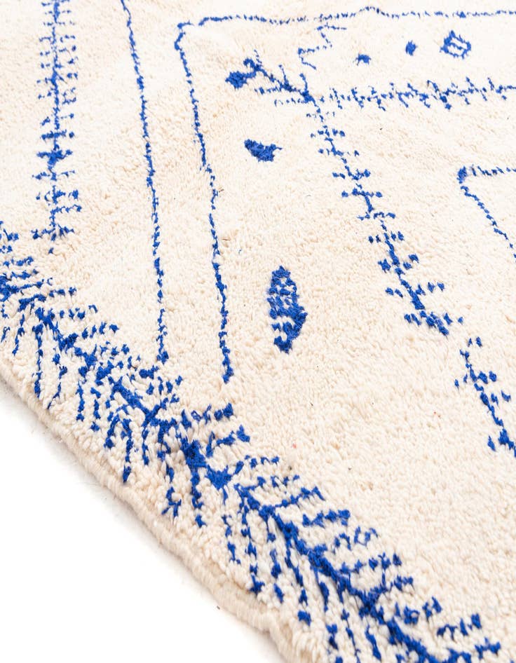 Detail image of 5' 5 x 8'  Hand Knotted Moroccan Wool Rug