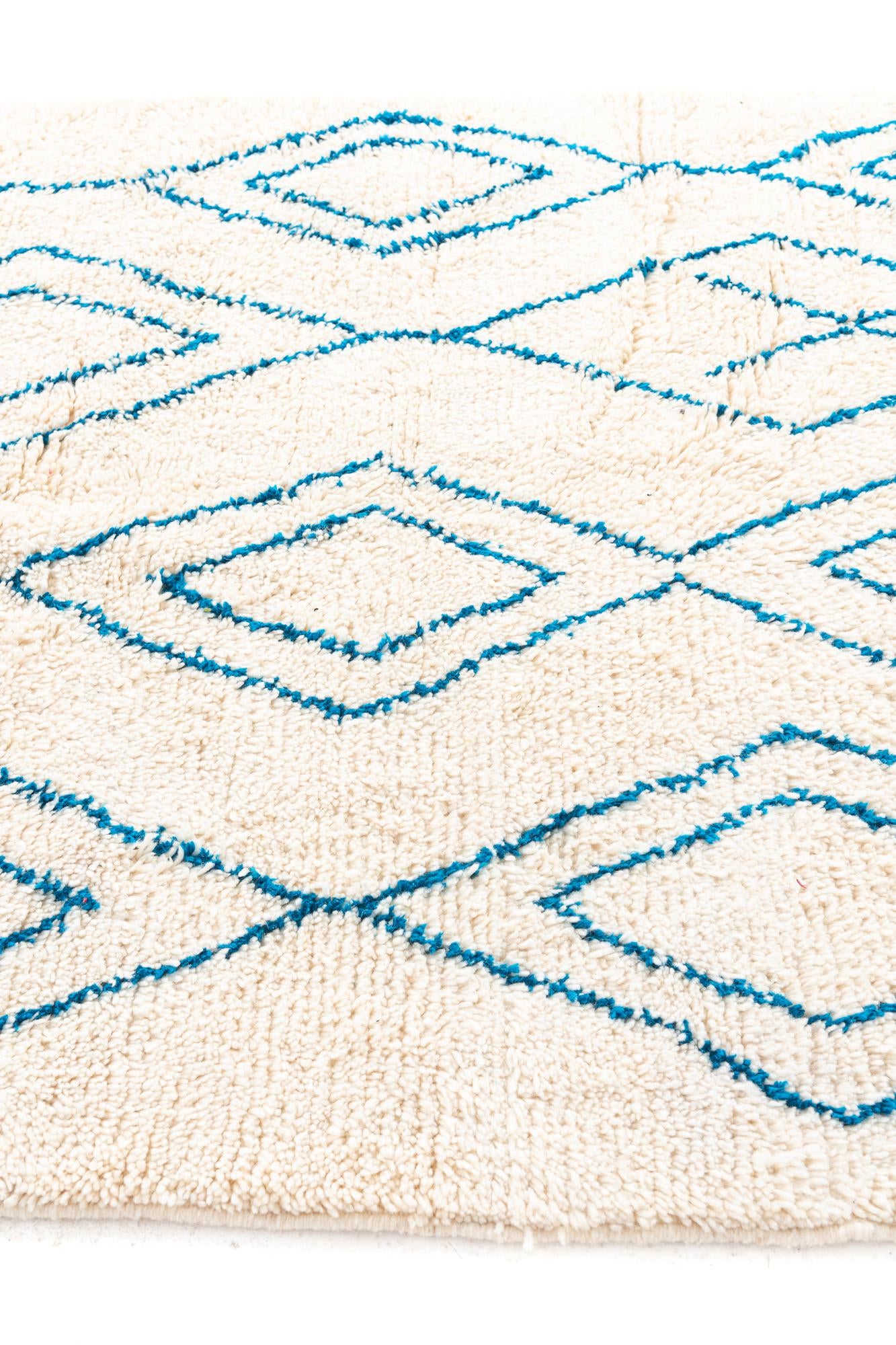 5' 3 x 8' 2 Hand Knotted Moroccan Wool Rug