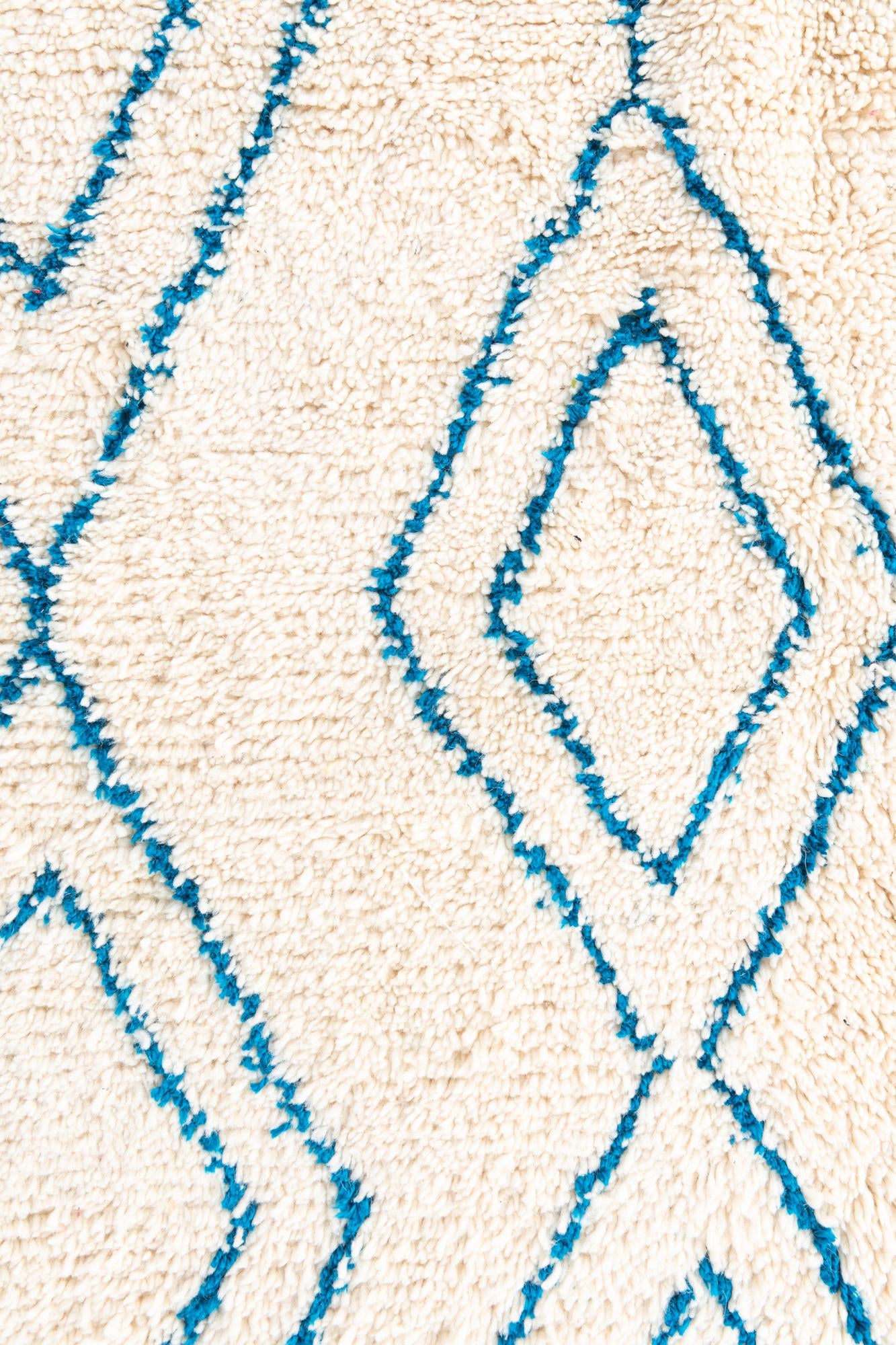 5' 3 x 8' 2 Hand Knotted Moroccan Wool Rug