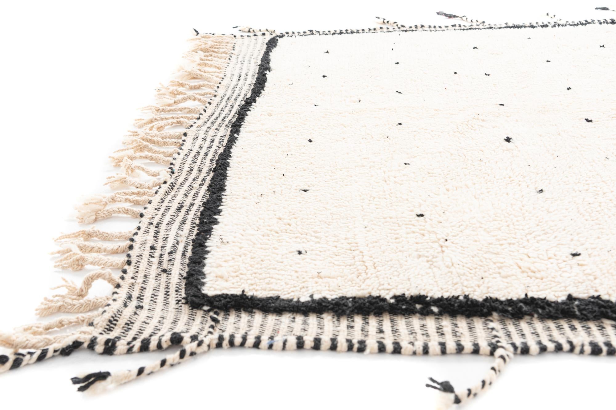 5' 3 x 9' Hand Knotted Moroccan Wool Rug
