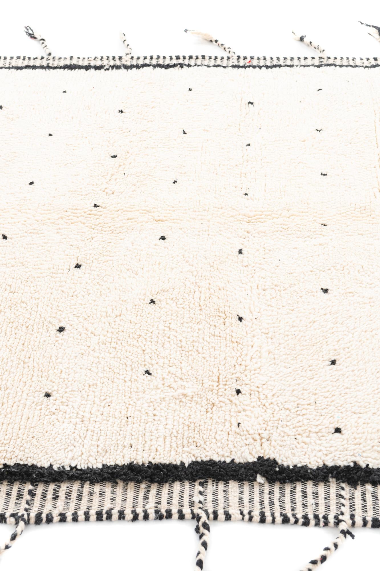 5' 3 x 9' Hand Knotted Moroccan Wool Rug