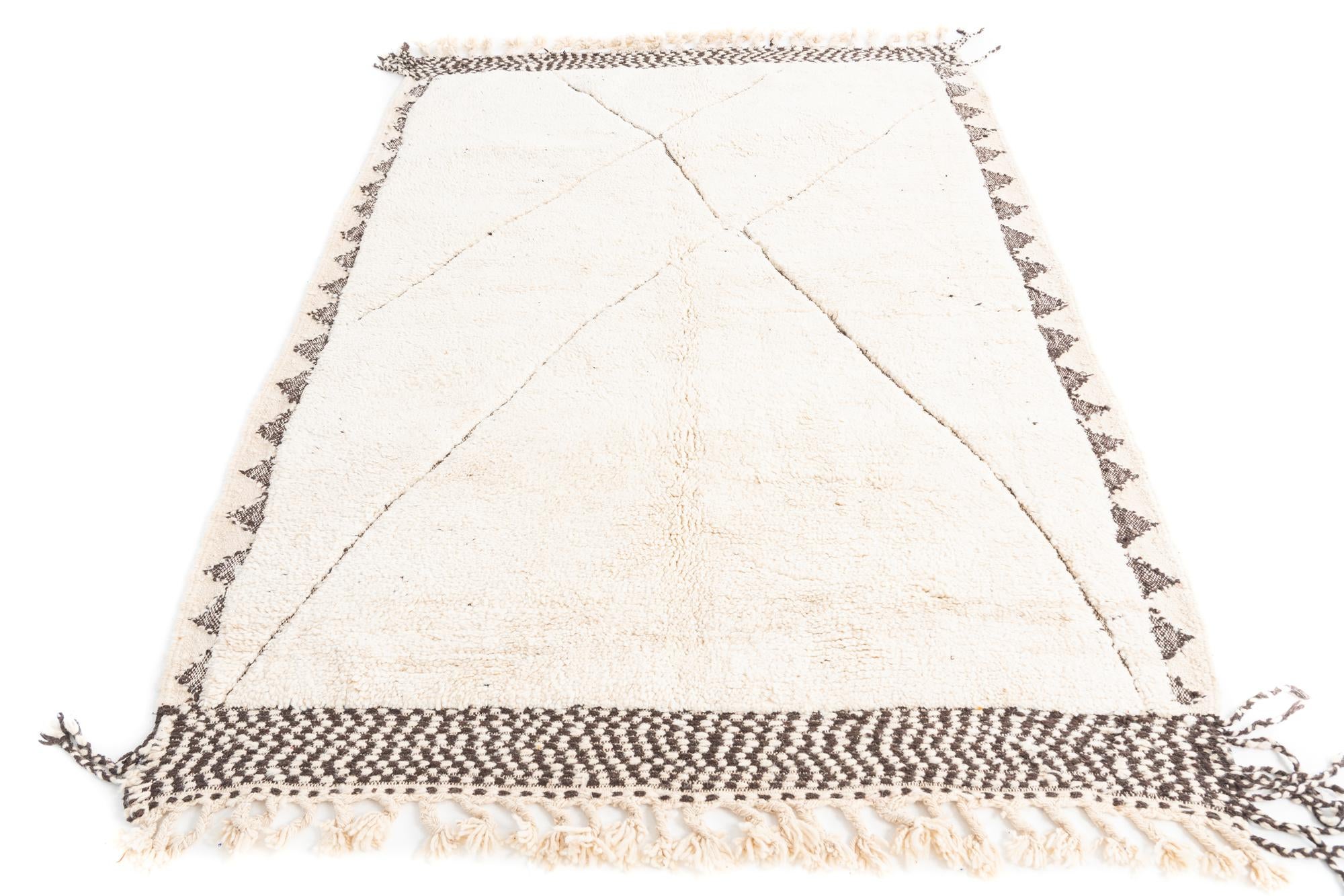 5' 7 x 8' 4 Hand Knotted Moroccan Wool Rug