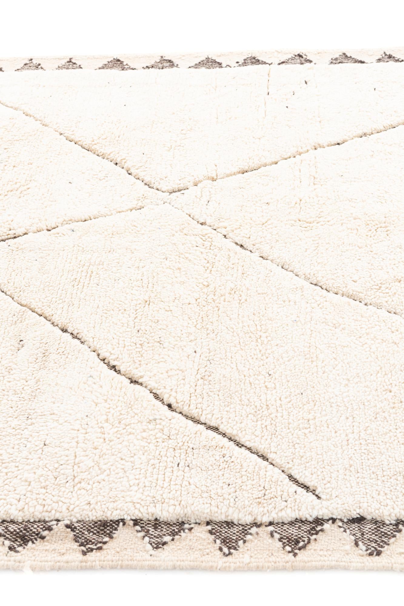 5' 7 x 8' 4 Hand Knotted Moroccan Wool Rug