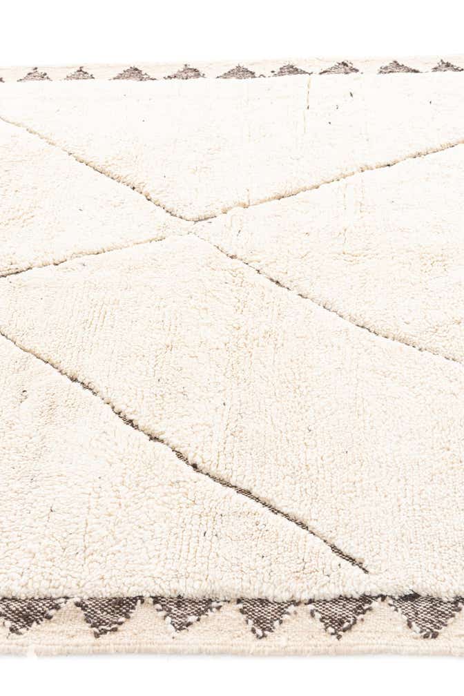 5' 7 x 8' 4 Hand Knotted Moroccan Wool Rug
