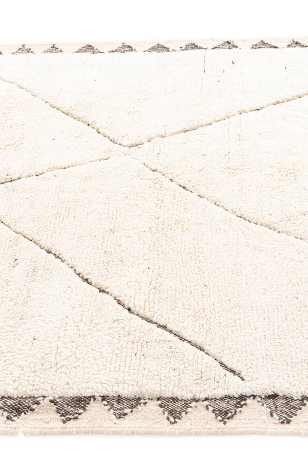 Detail image of 5' 7 x 8' 4 Hand Knotted Moroccan Wool Rug
