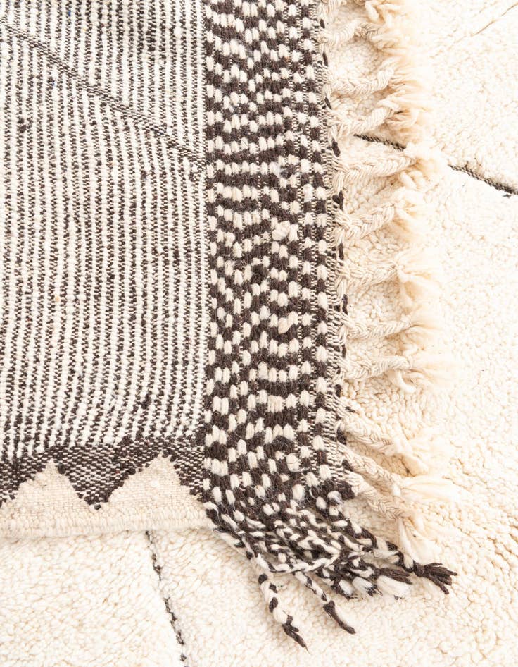 Detail image of 5' 7 x 8' 4 Hand Knotted Moroccan Wool Rug