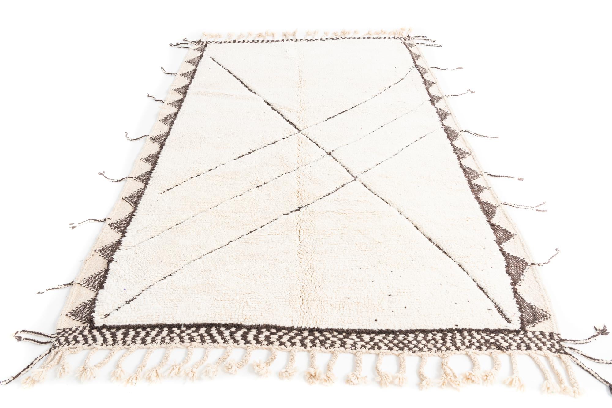 5' 5 x 8' 7 Hand Knotted Moroccan Wool Rug