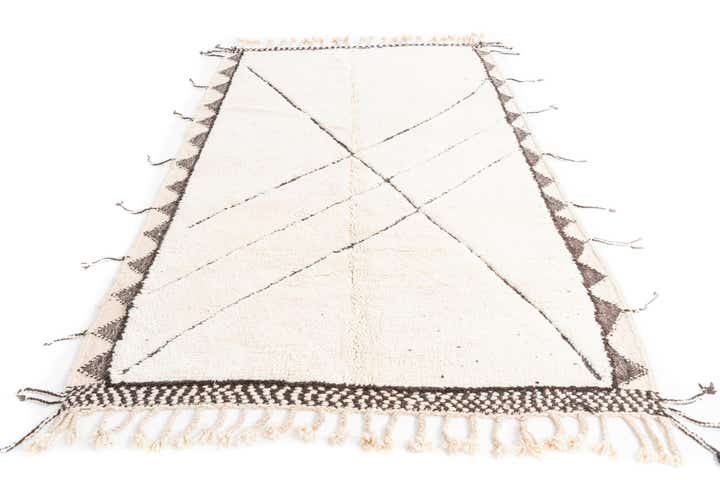 5' 5 x 8' 7 Hand Knotted Moroccan Wool Rug