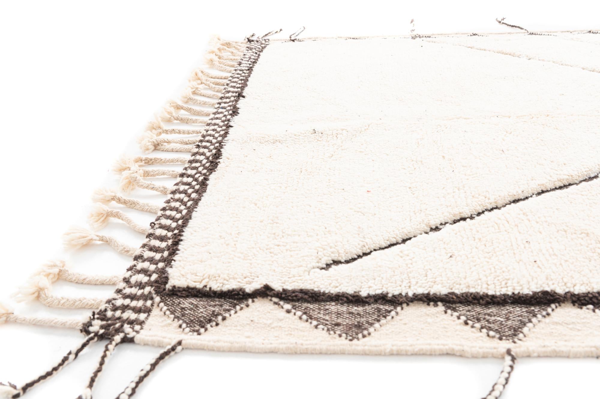 5' 5 x 8' 7 Hand Knotted Moroccan Wool Rug
