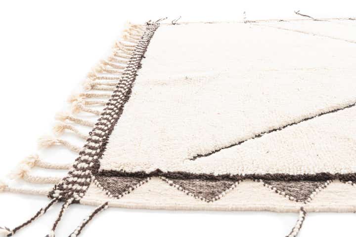 5' 5 x 8' 7 Hand Knotted Moroccan Wool Rug