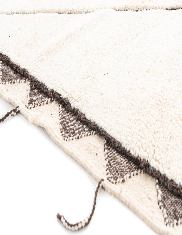 Detail image of 5' 5 x 8' 7  Hand Knotted Moroccan Wool Rug