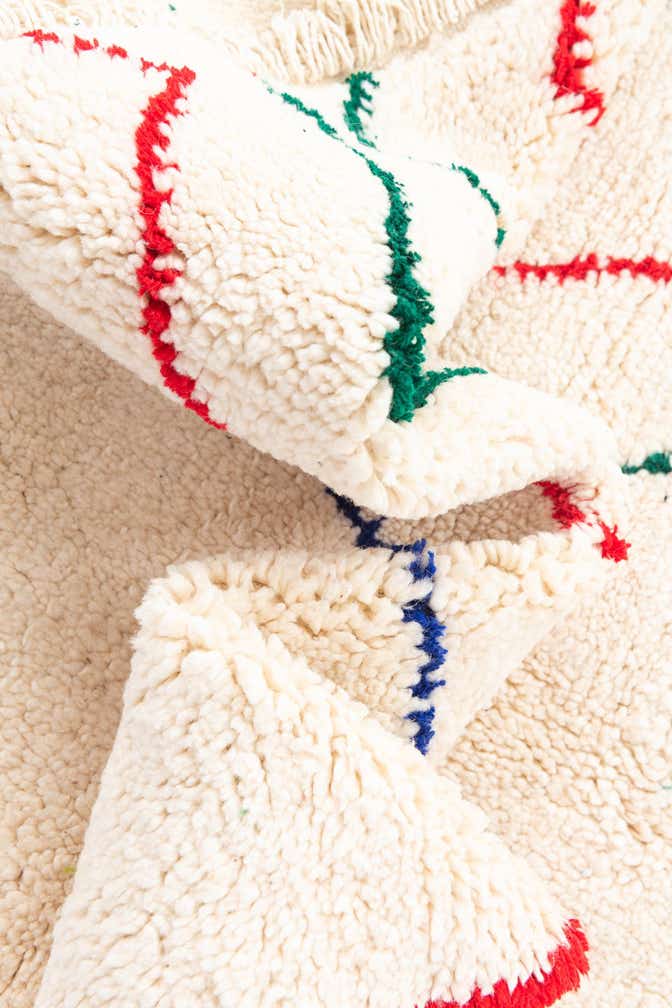 5' 5 x 8' Hand Knotted Moroccan Wool Rug