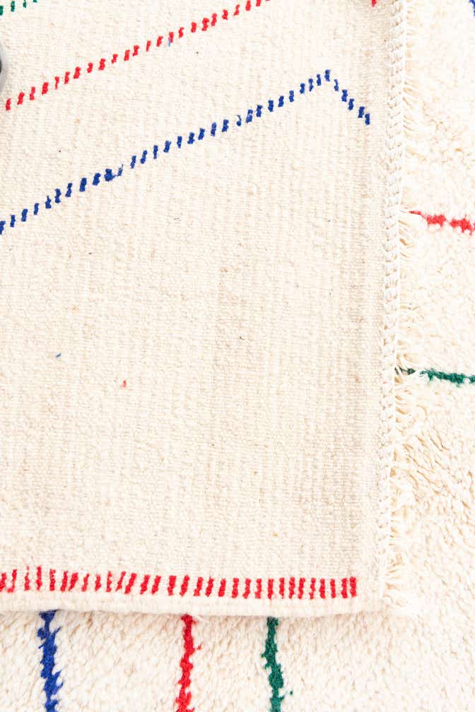 5' 5 x 8' Hand Knotted Moroccan Wool Rug