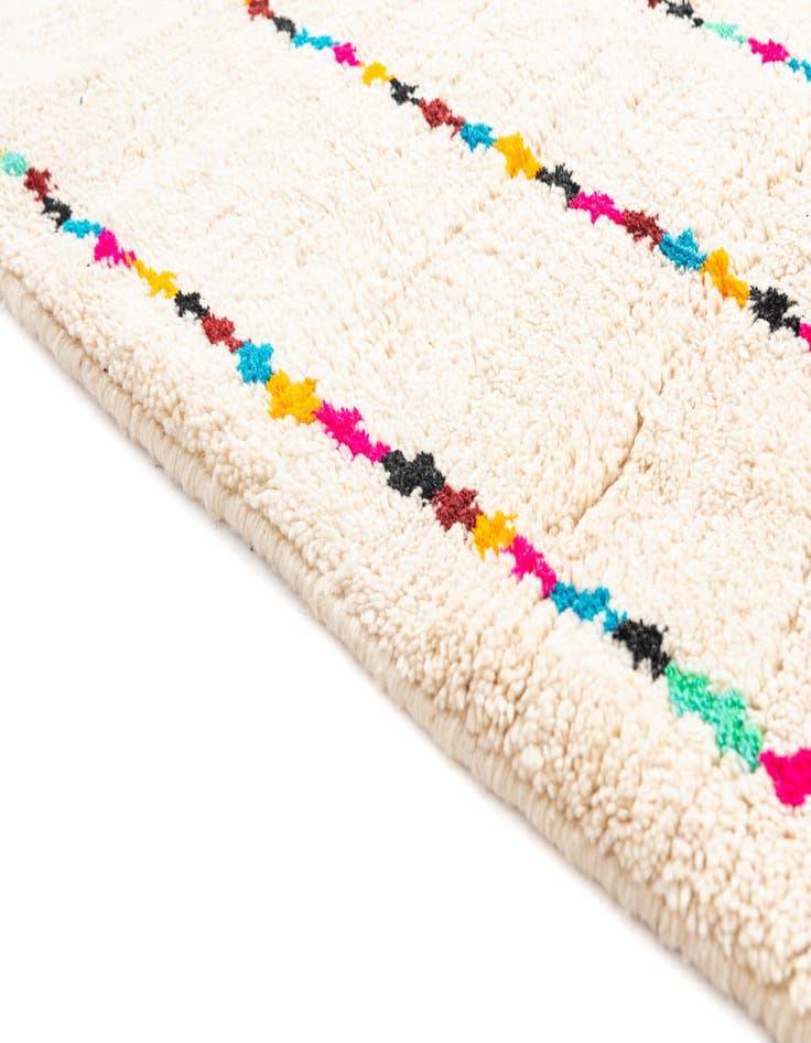 Detail image of 4' 9 x 6' 4  Hand Knotted Moroccan Wool Rug