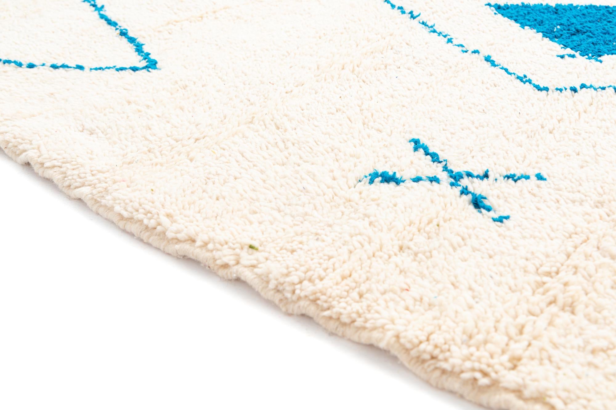 5' 4 x 7' 7 Hand Knotted Moroccan Wool Rug