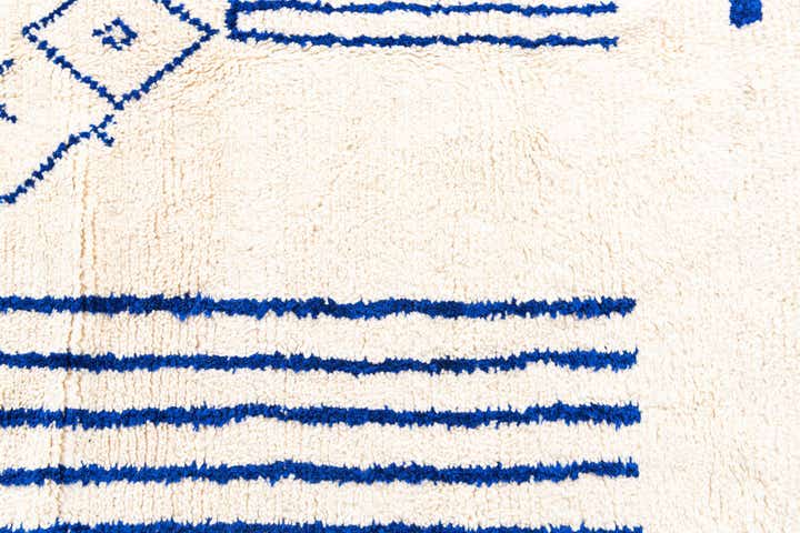 5' 5 x 7' 10 Hand Knotted Moroccan Wool Rug