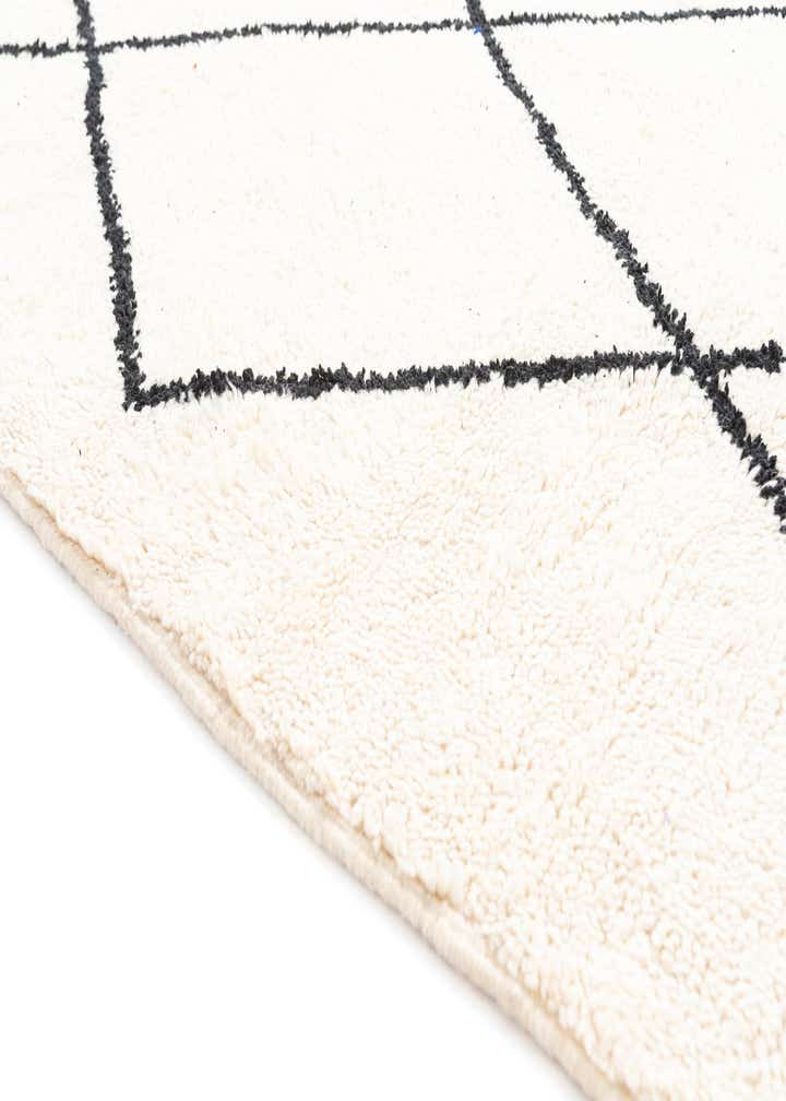 5' 8 x 9' 8 Hand Knotted Moroccan Wool Rug