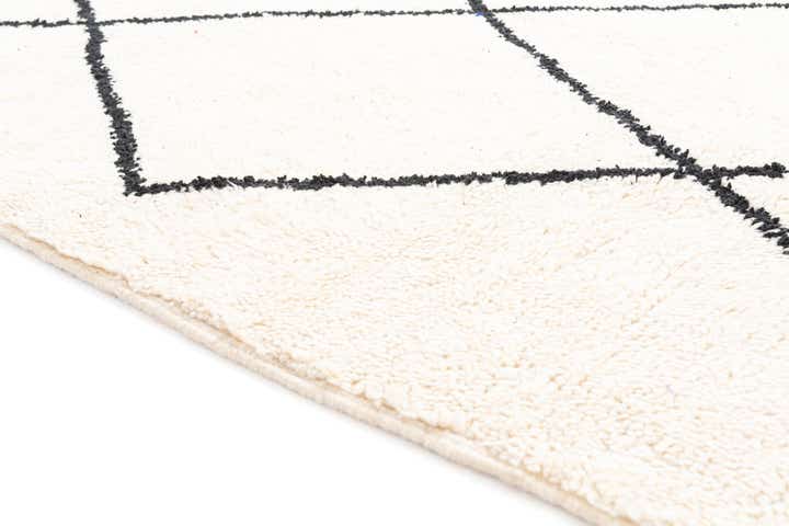 5' 8 x 9' 8 Hand Knotted Moroccan Wool Rug