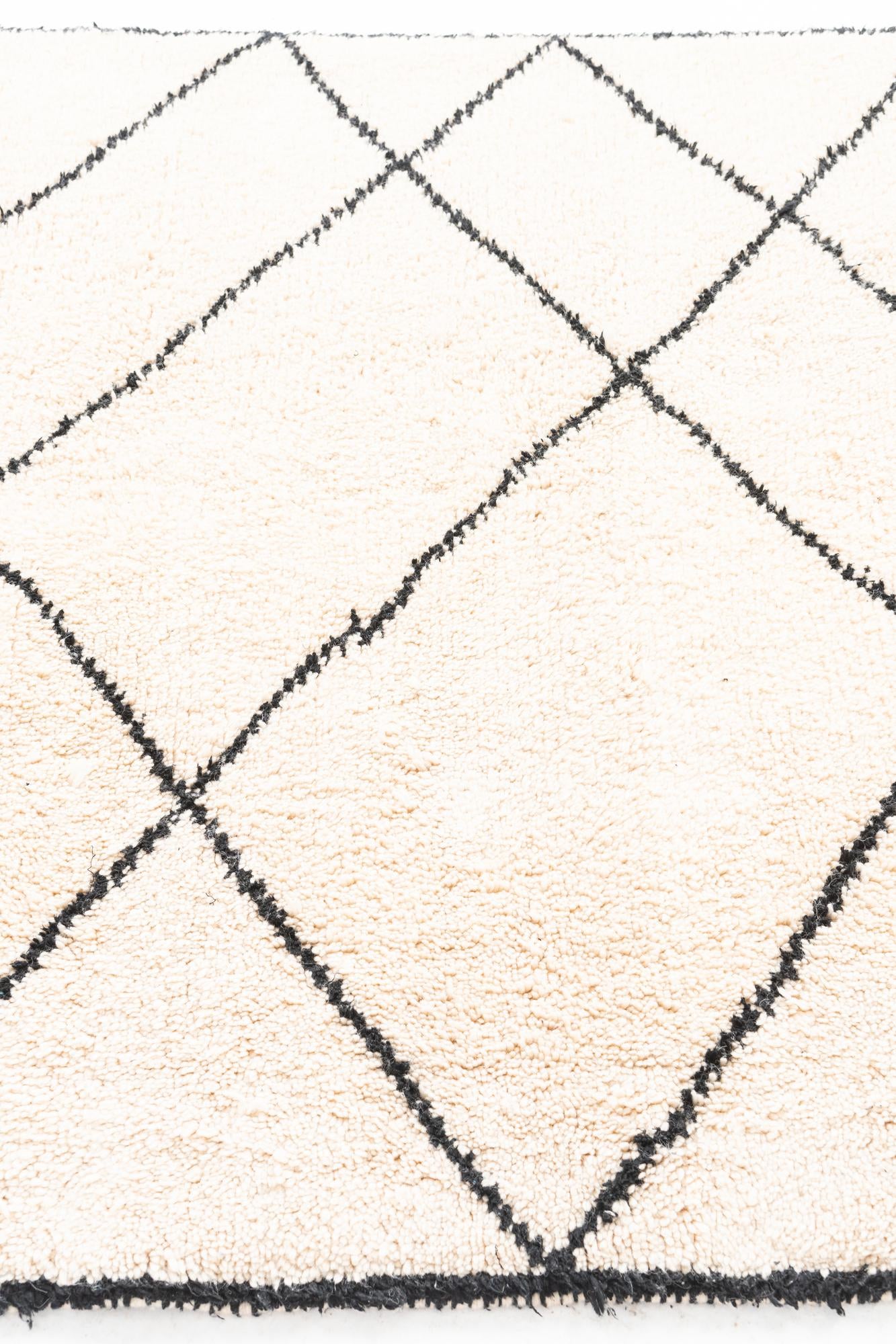 5' x 8' Hand Knotted Moroccan Wool Rug