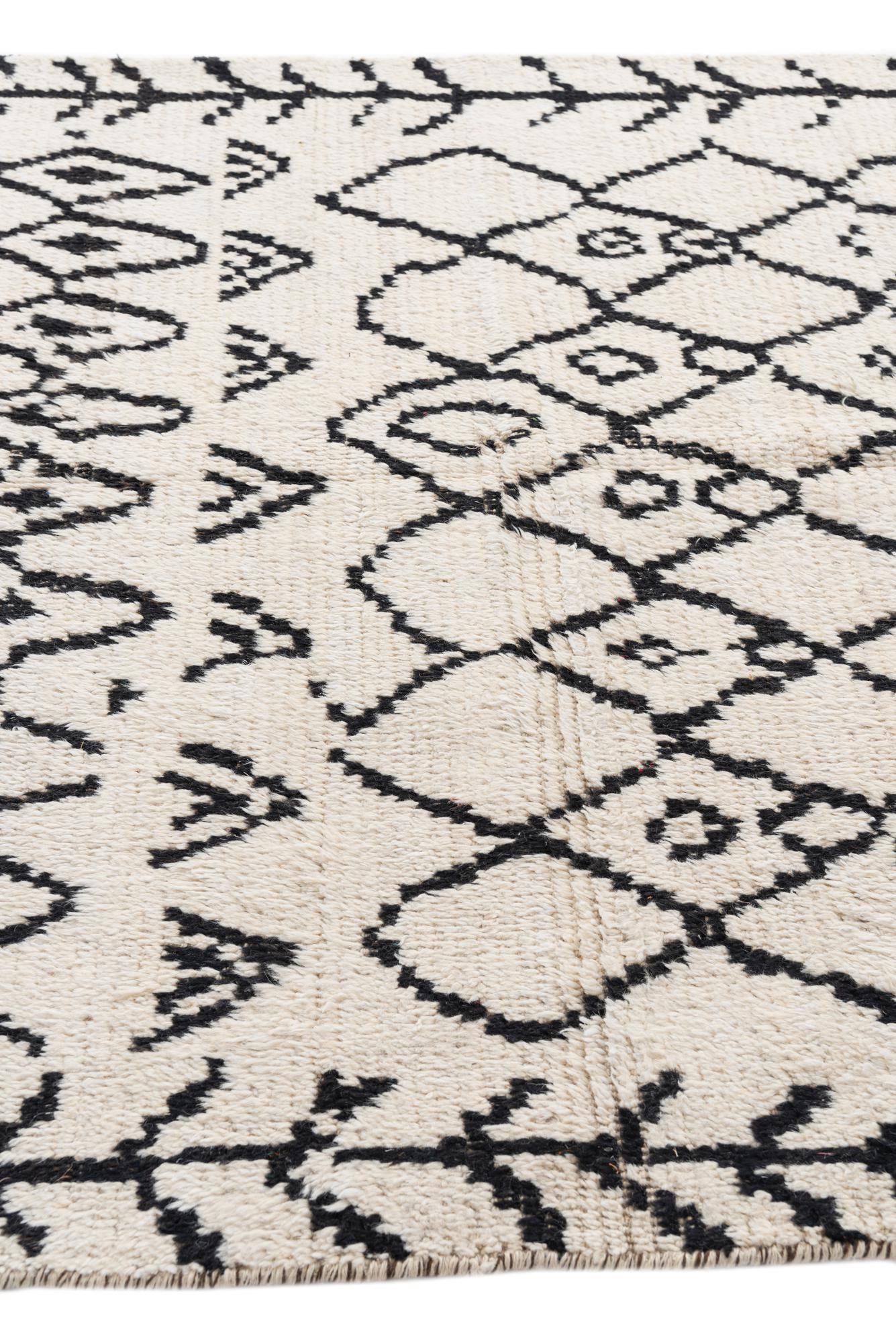 5' 1 x 7' 8 Hand Knotted Moroccan Wool Rug