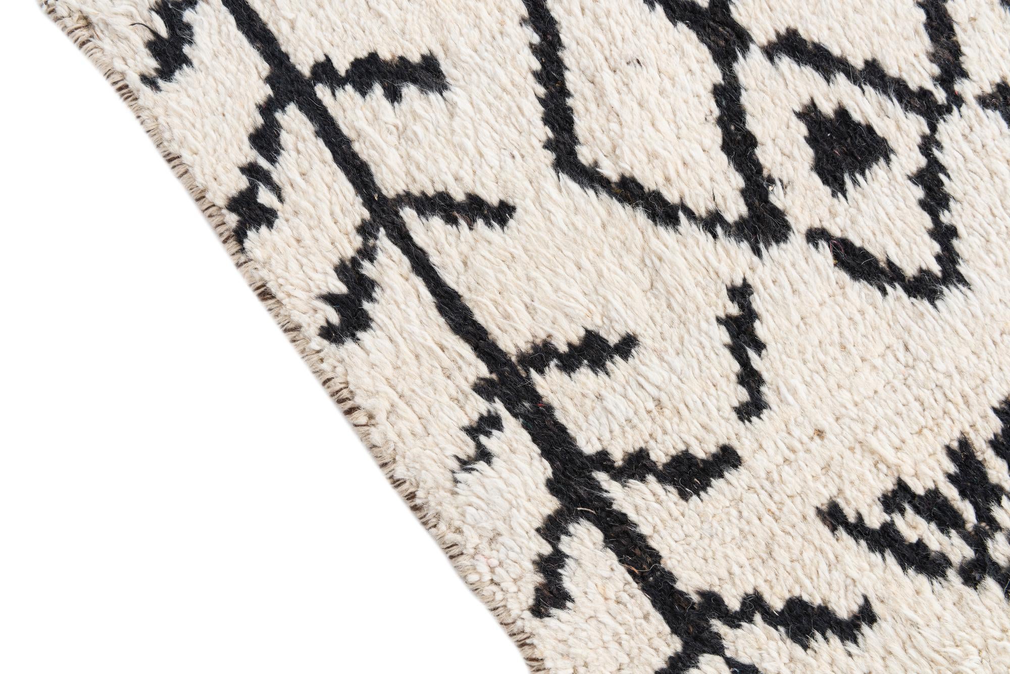 5' 1 x 7' 8 Hand Knotted Moroccan Wool Rug