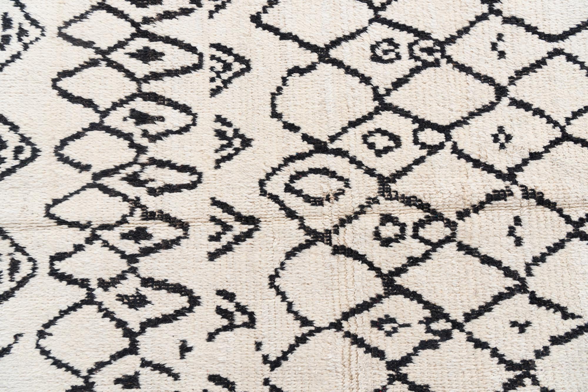 5' 1 x 7' 8 Hand Knotted Moroccan Wool Rug