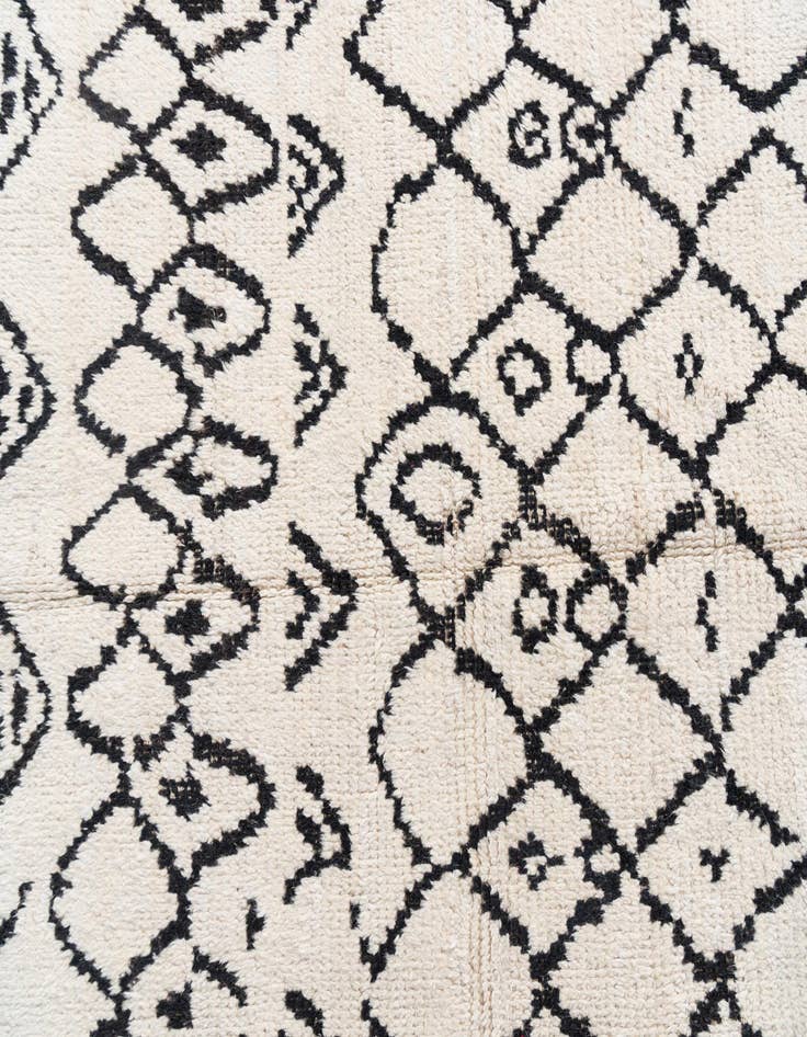 Detail image of 5' 1 x 7' 8  Hand Knotted Moroccan Wool Rug
