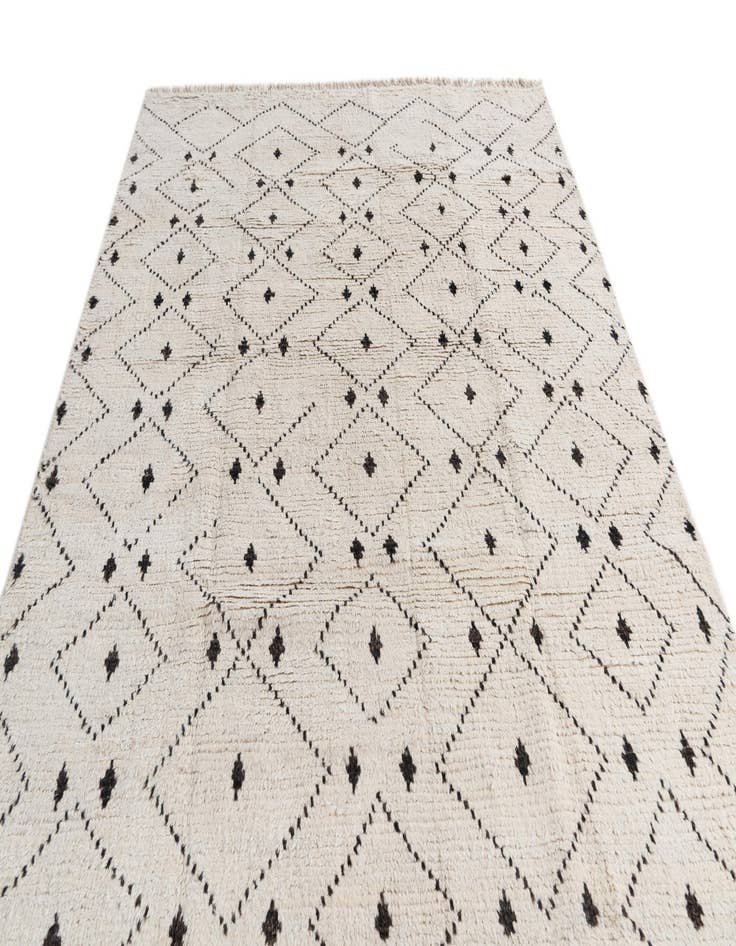 Detail image of 6' x 9' 6  Hand Knotted Moroccan Wool Rug