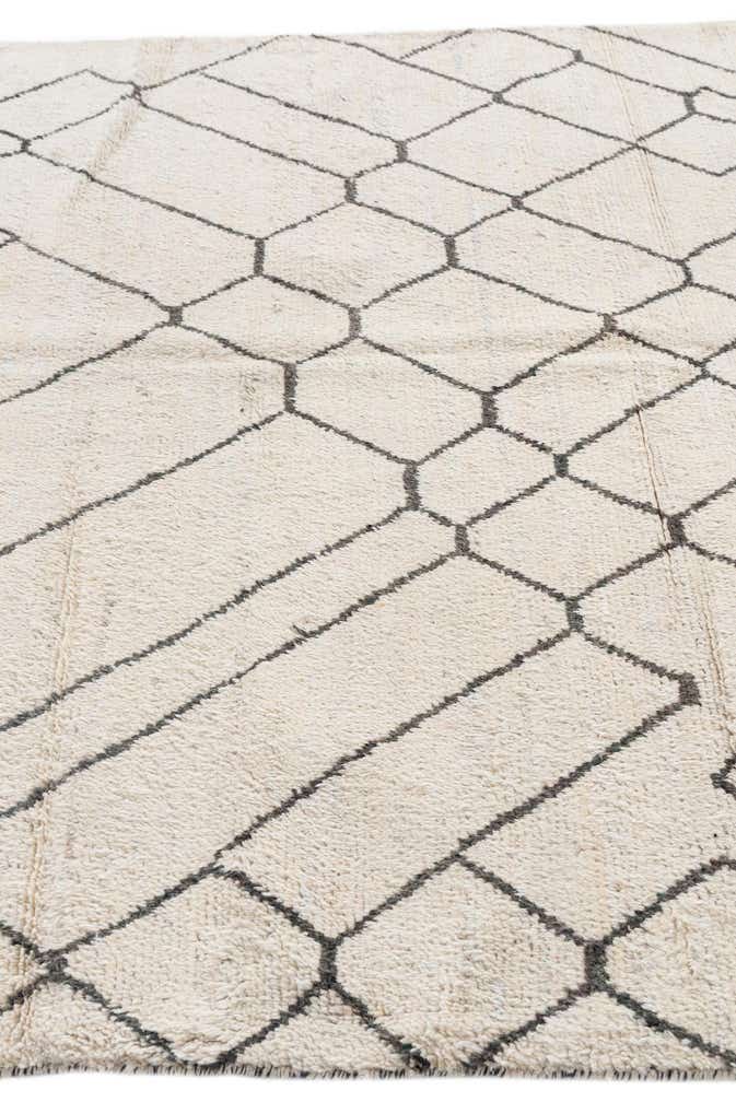 5' 10 x 9' Hand Knotted Moroccan Wool Rug