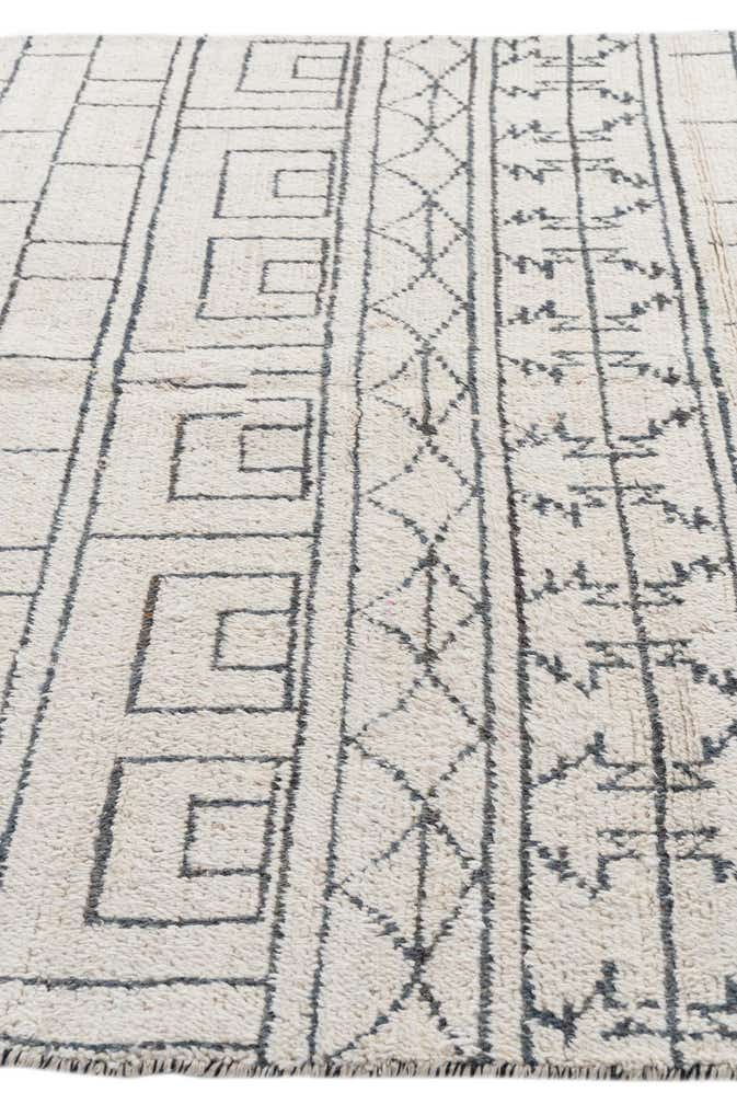 5' 2 x 7' 8 Hand Knotted Moroccan Wool Rug