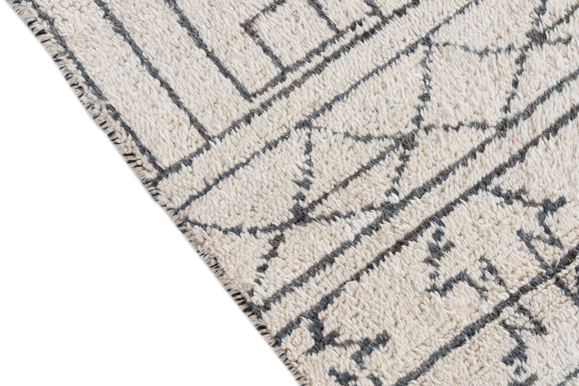 5' 2 x 7' 8 Hand Knotted Moroccan Wool Rug