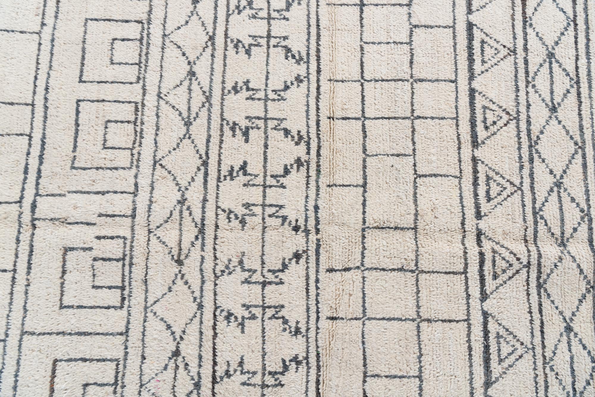 5' 2 x 7' 8 Hand Knotted Moroccan Wool Rug