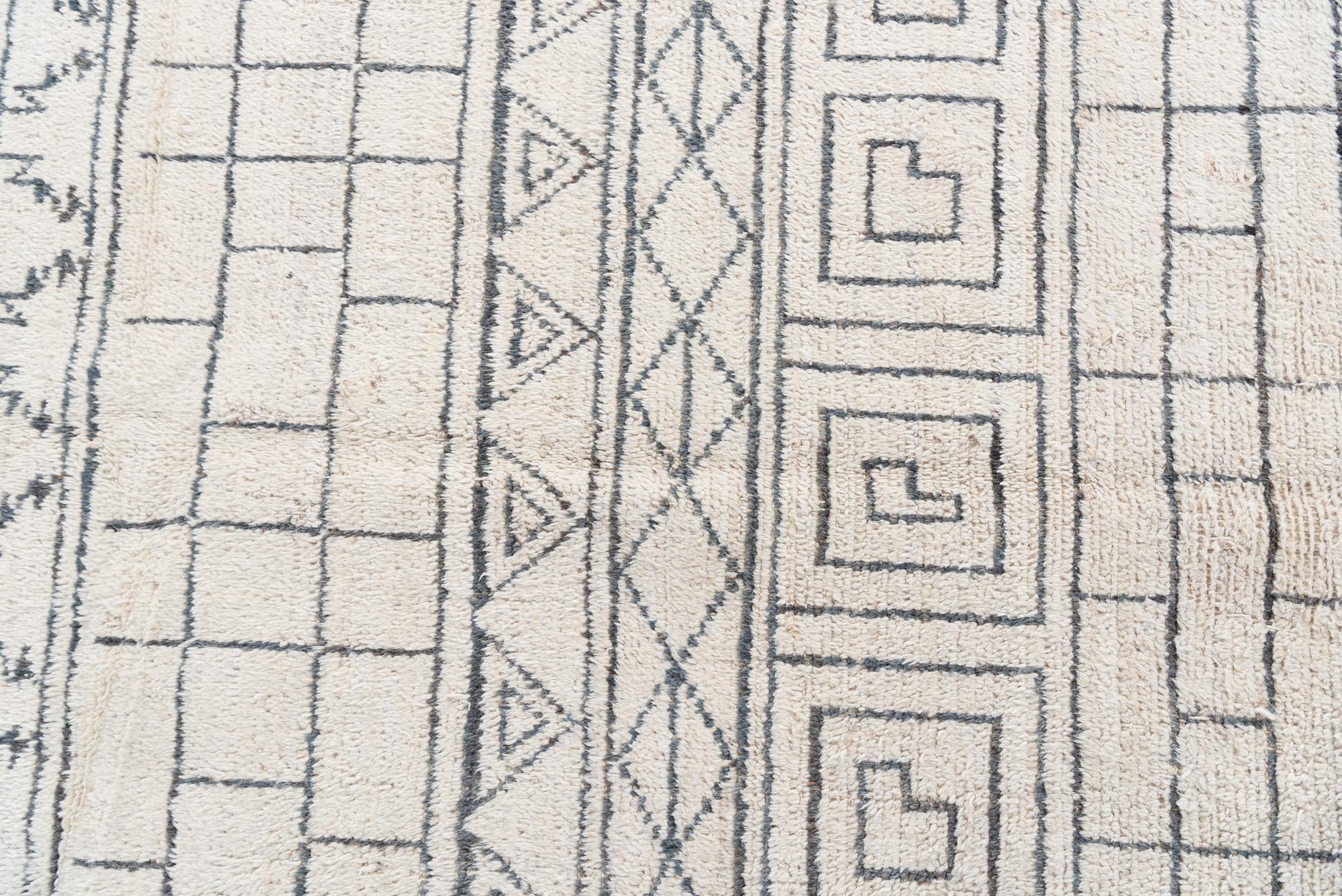 5' 2 x 7' 8 Hand Knotted Moroccan Wool Rug